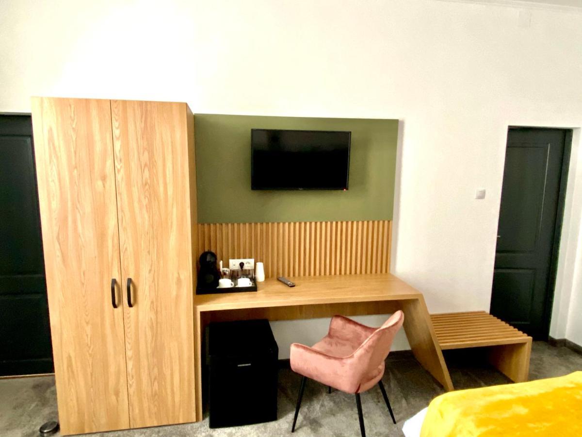 Victoria Rooms Орадеа Екстериор снимка