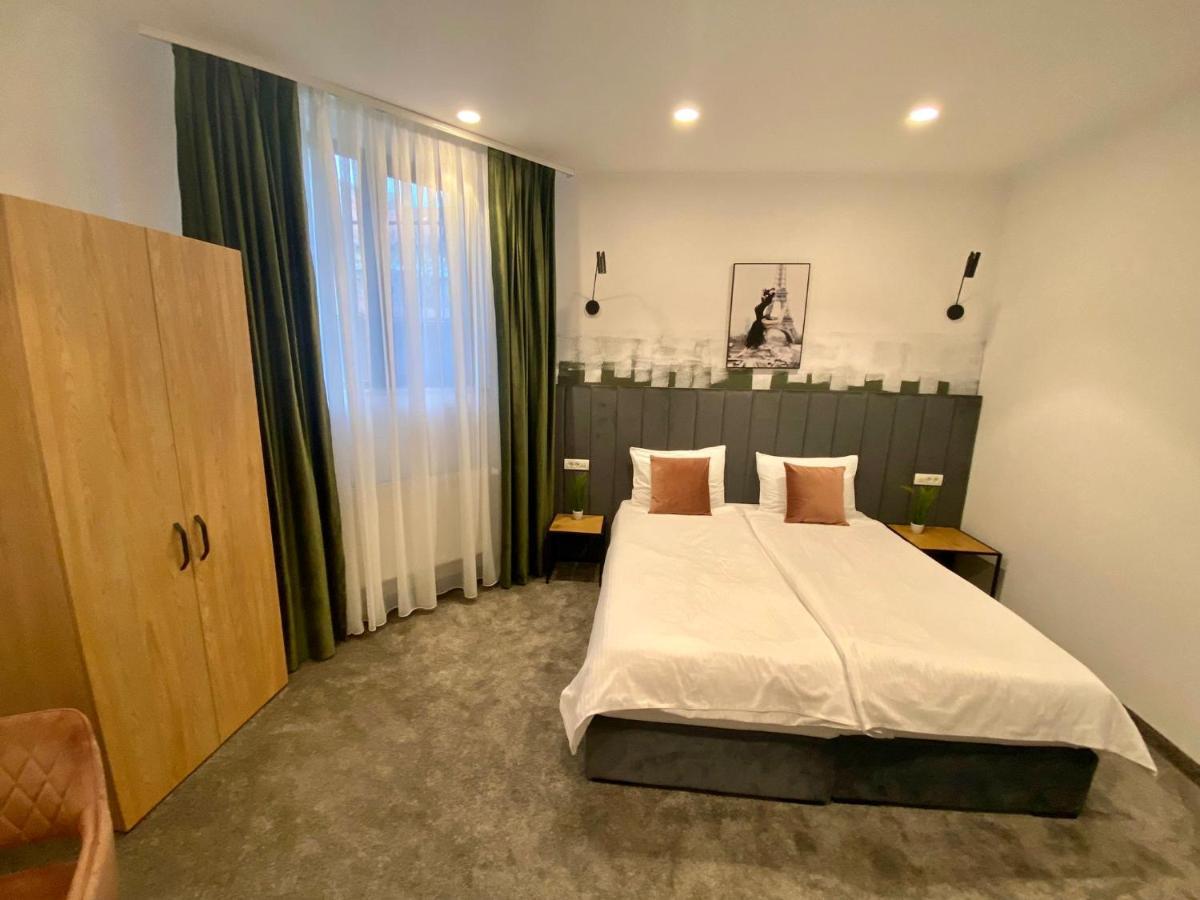 Victoria Rooms Орадеа Екстериор снимка